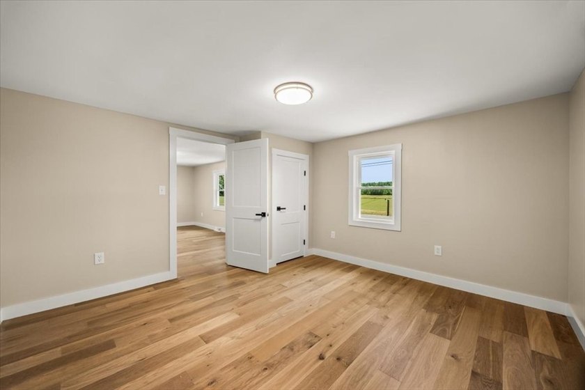 Fully renovated and move-in ready, this charming 2-bedroom home - photo 18