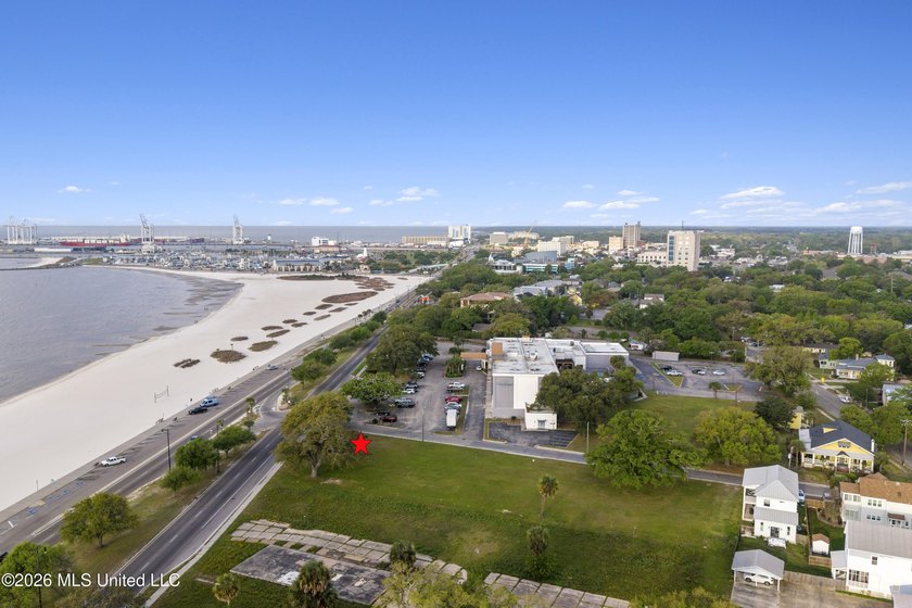 3 Vacant Lots to be sold together. Equals Approximately 1 acre - photo 3
