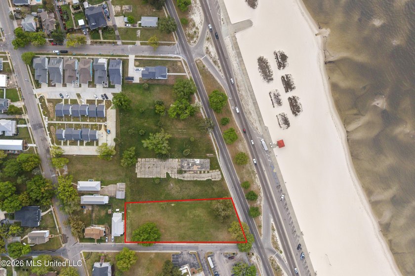 3 Vacant Lots to be sold together. Equals Approximately 1 acre - photo 5