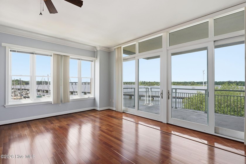 Feel like you're on top of the world in this spectacular custom - photo 12