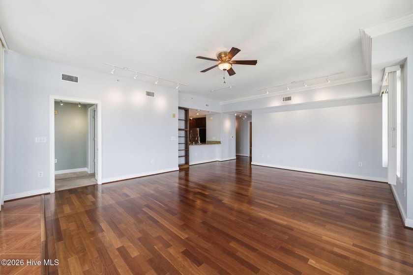 Feel like you're on top of the world in this spectacular custom - photo 14