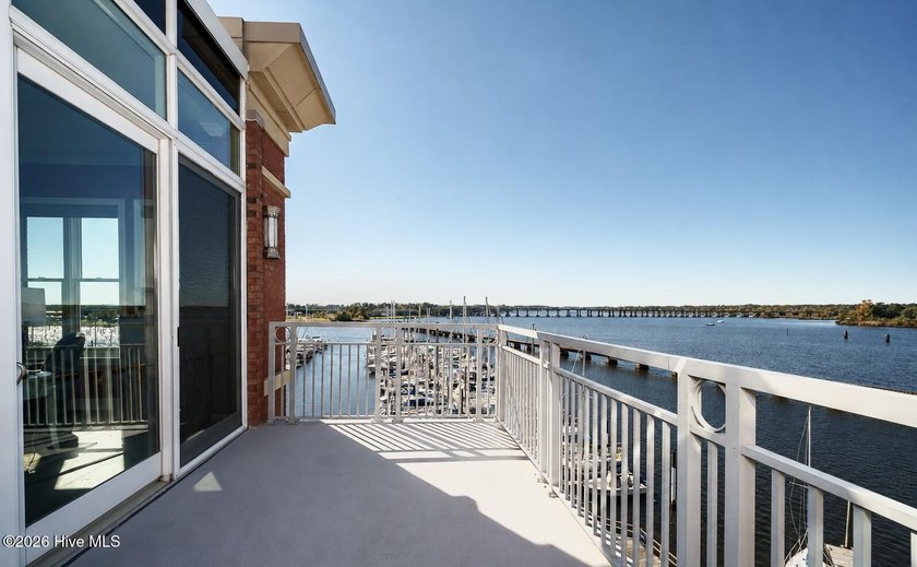 Feel like you're on top of the world in this spectacular custom - photo 16