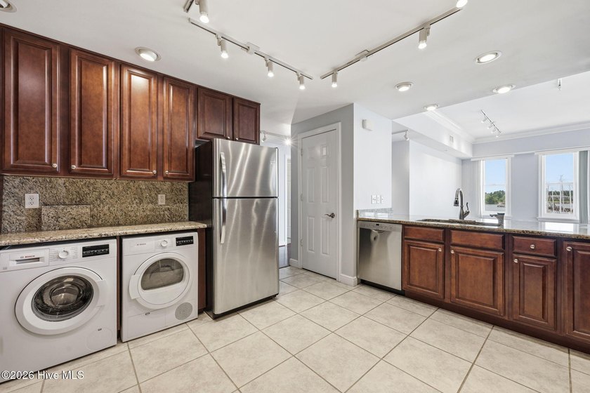 Feel like you're on top of the world in this spectacular custom - photo 18