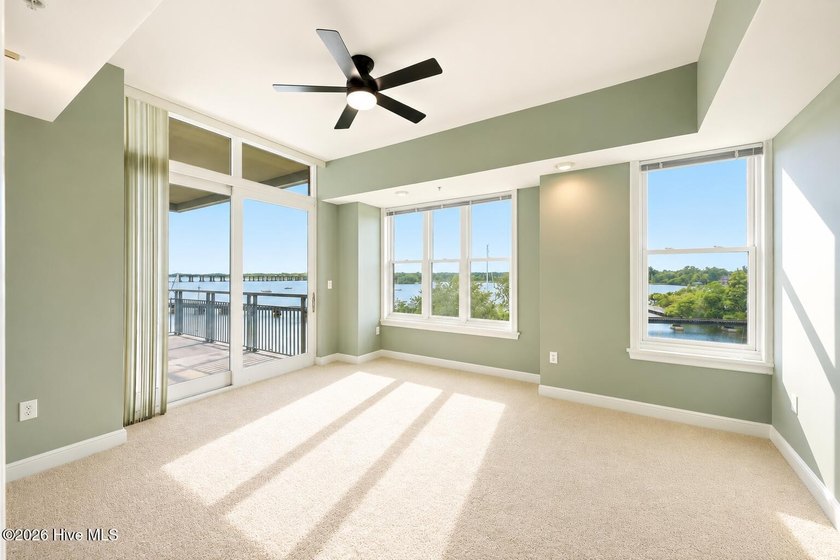 Feel like you're on top of the world in this spectacular custom - photo 19