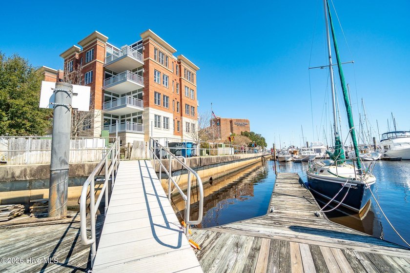 Feel like you're on top of the world in this spectacular custom - photo 29