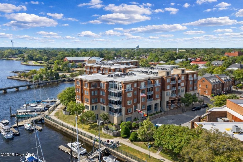 Feel like you're on top of the world in this spectacular custom - photo 31