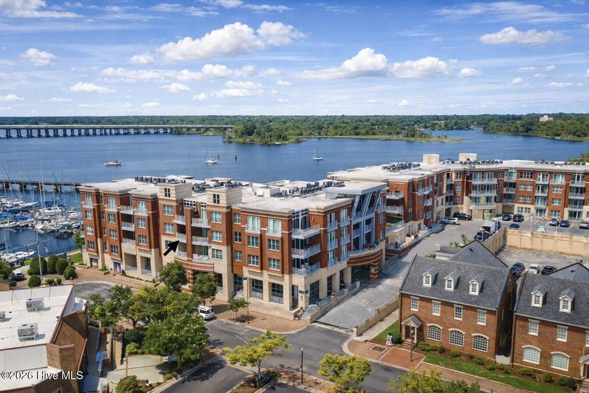 Feel like you're on top of the world in this spectacular custom - photo 32