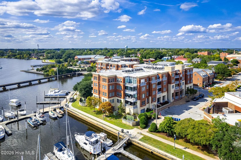 Feel like you're on top of the world in this spectacular custom - photo 33