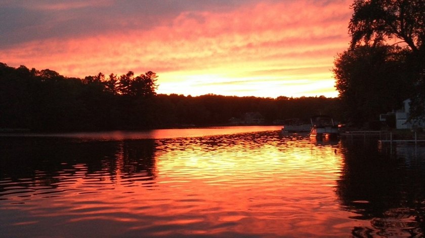 OFFER DEADLINE MONDAY 5PM. WATERFRONT RETREAT ON STILES - photo 3