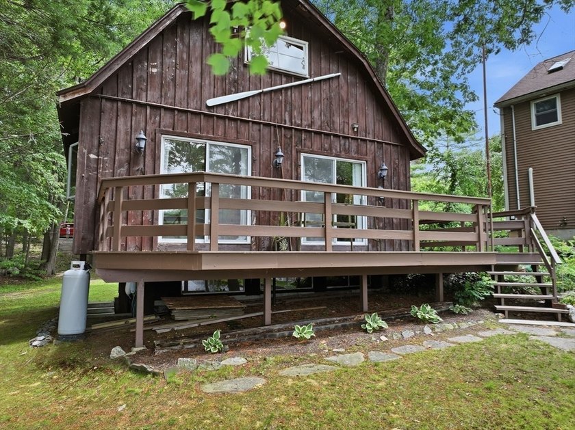 OFFER DEADLINE MONDAY 5PM. WATERFRONT RETREAT ON STILES - photo 8