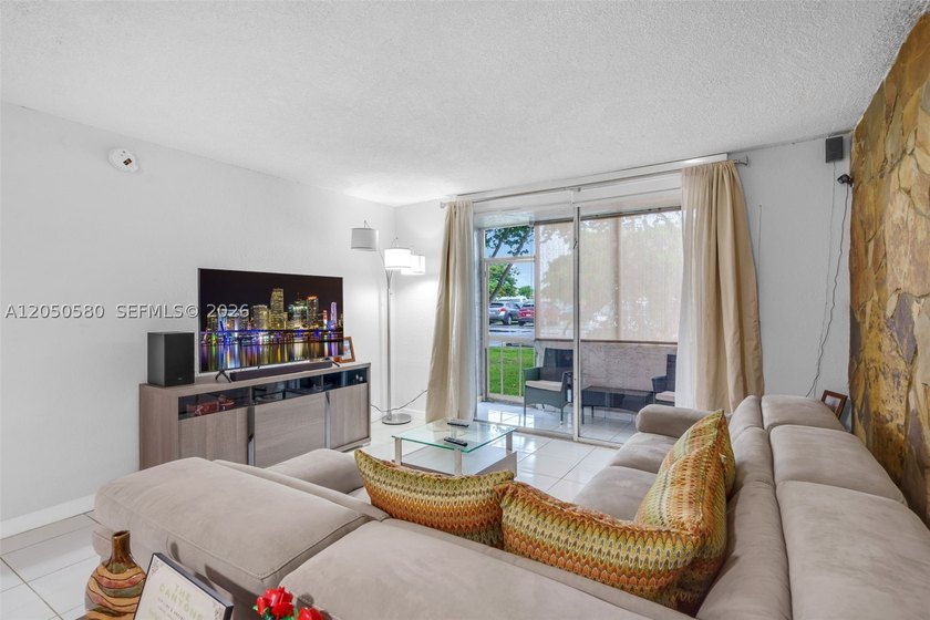 First-floor condo in the desirable Summit Chase community - photo 3