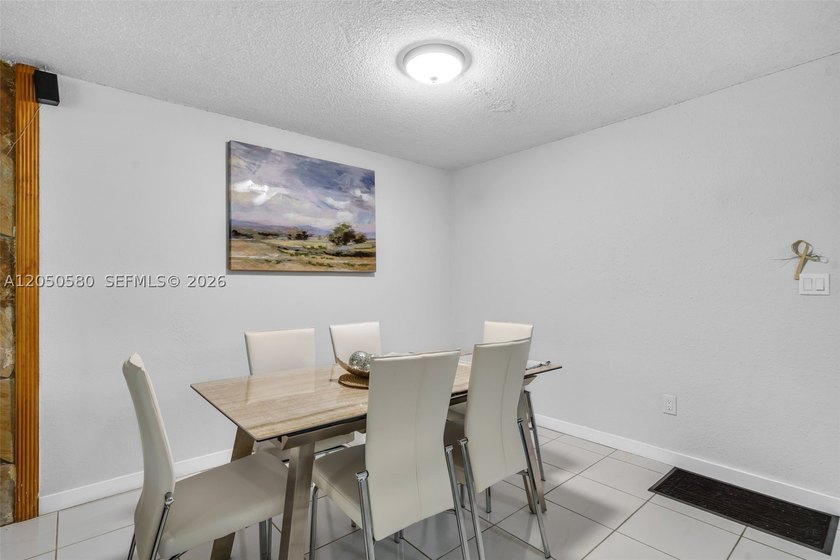 First-floor condo in the desirable Summit Chase community - photo 6