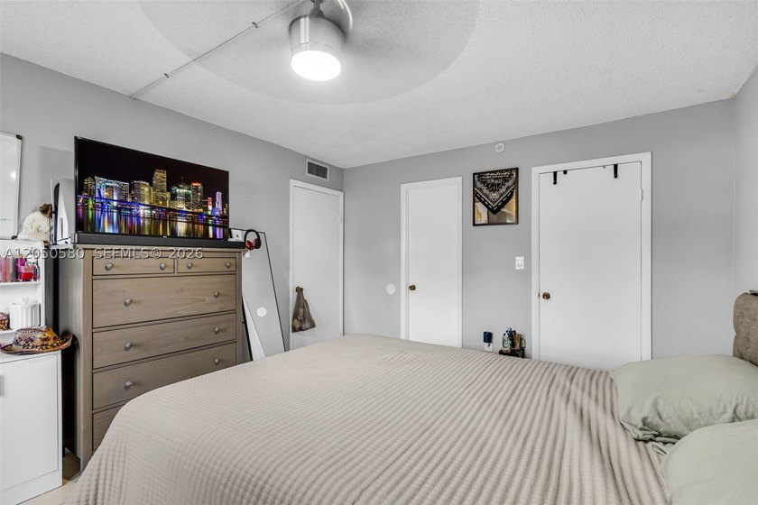 First-floor condo in the desirable Summit Chase community - photo 9