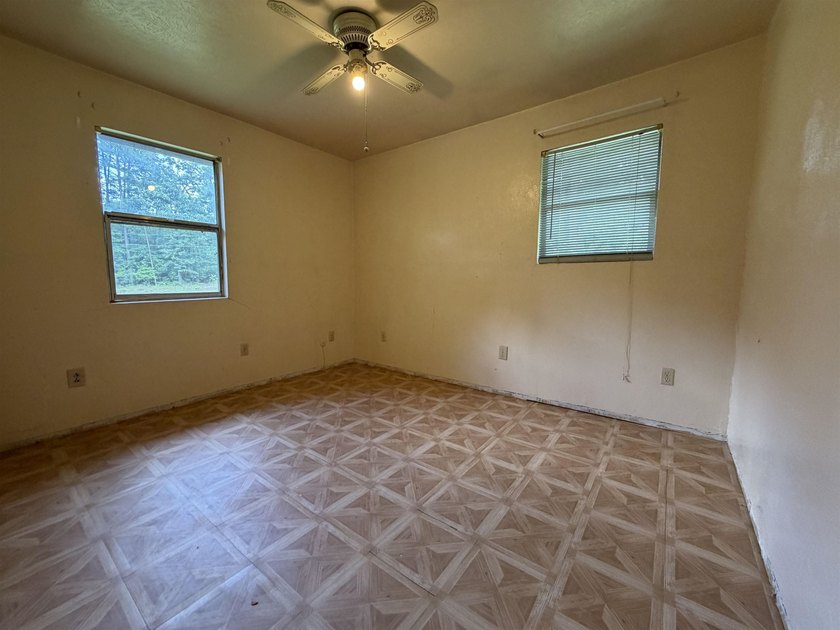 Escape to peaceful East Texas living in this charming 3-bedroom - photo 11