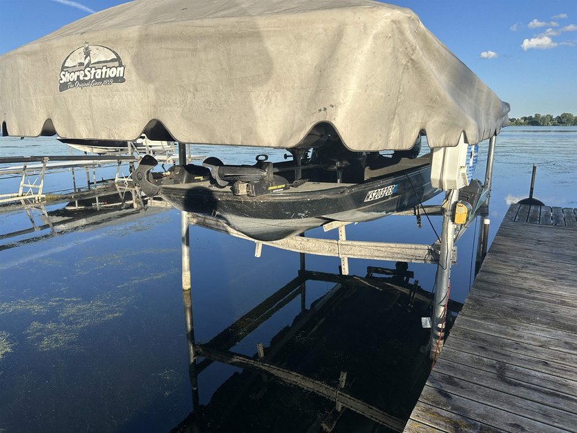 This is a great buy for anyone wanting to enjoy Fox Lake . Boat - photo 15