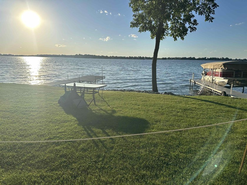 This is a great buy for anyone wanting to enjoy Fox Lake . Boat - photo 22