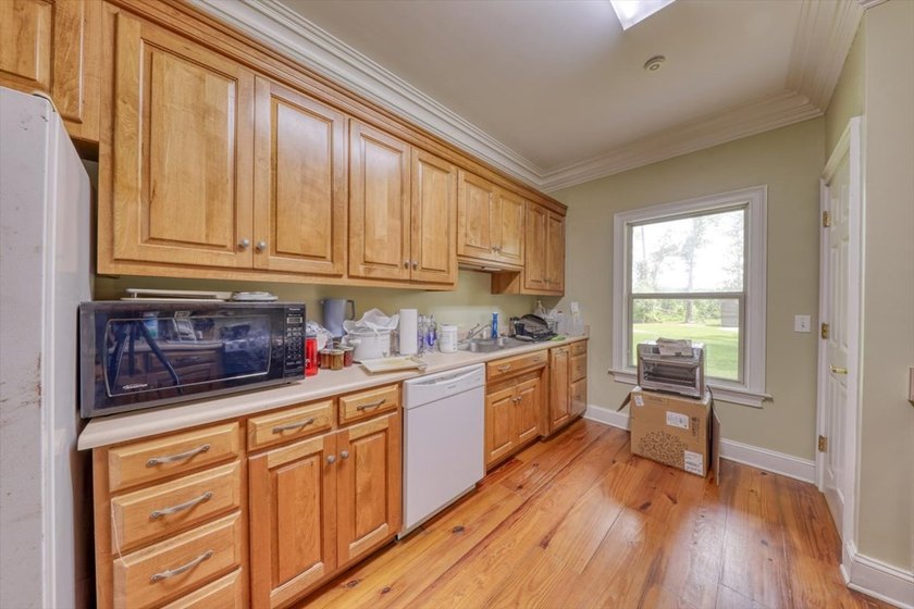 OPEN HOUSE MAY 17th 1-3 pm! A stunning country estate sited on 7 - photo 25