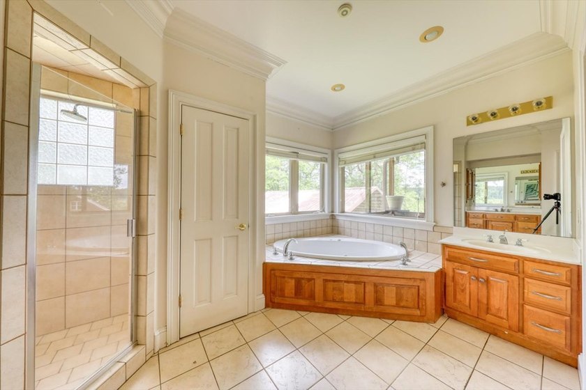 OPEN HOUSE MAY 17th 1-3 pm! A stunning country estate sited on 7 - photo 34
