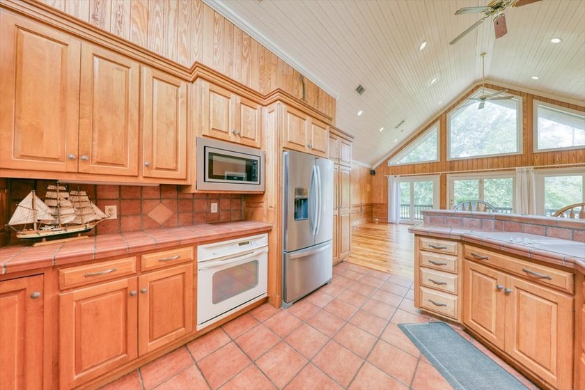 OPEN HOUSE MAY 17th 1-3 pm! A stunning country estate sited on 7 - photo 45