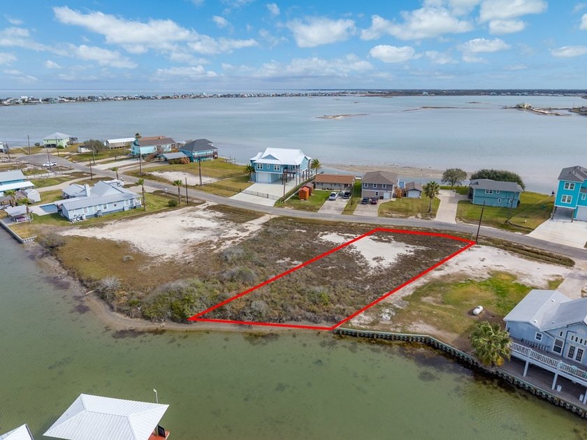 Canal-front lot with quick access to Copano Bay via Salt Lake - photo 4