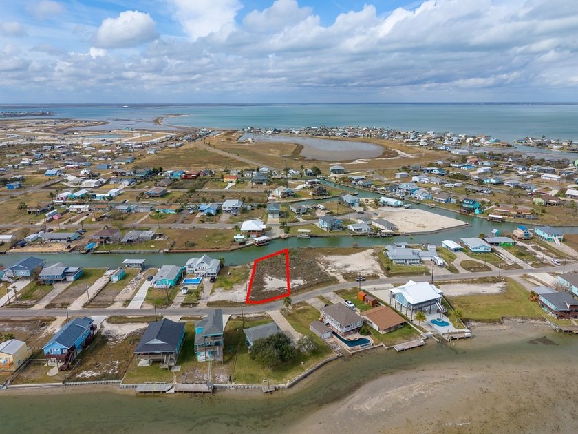 Canal-front lot with quick access to Copano Bay via Salt Lake - photo 6