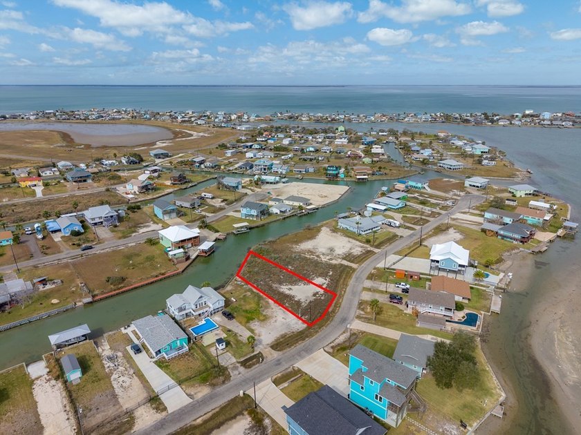 Canal-front lot with quick access to Copano Bay via Salt Lake - photo 7
