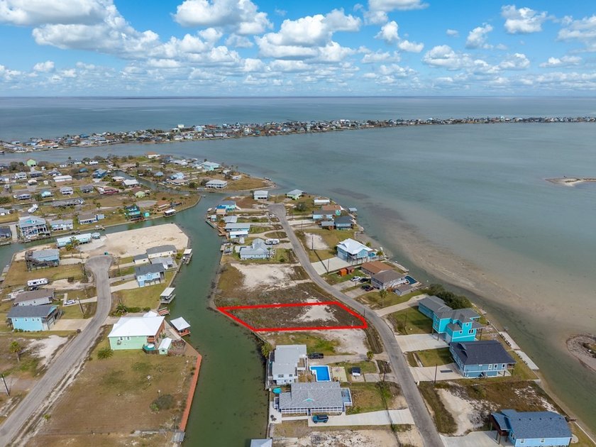 Canal-front lot with quick access to Copano Bay via Salt Lake - photo 8