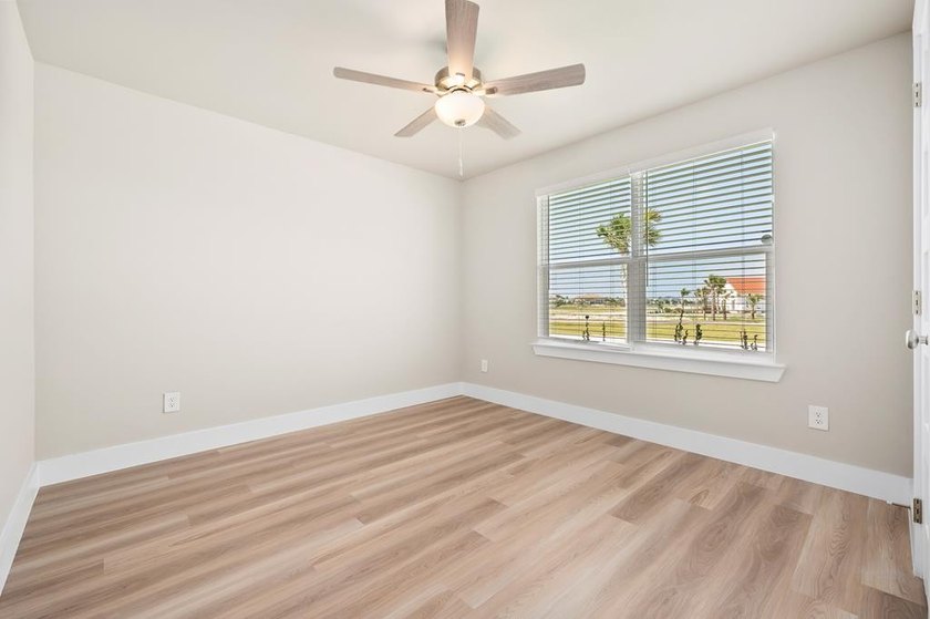 Coastal charm meets modern comfort in The Islands of Rockport! - photo 8