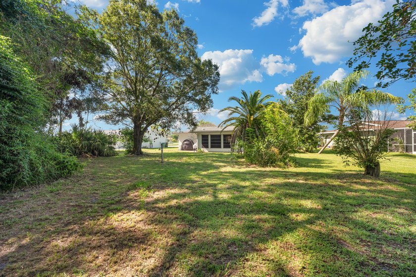 Modernized, Move-In Ready Gem on a Huge Quarter-Acre Lot! - photo 16