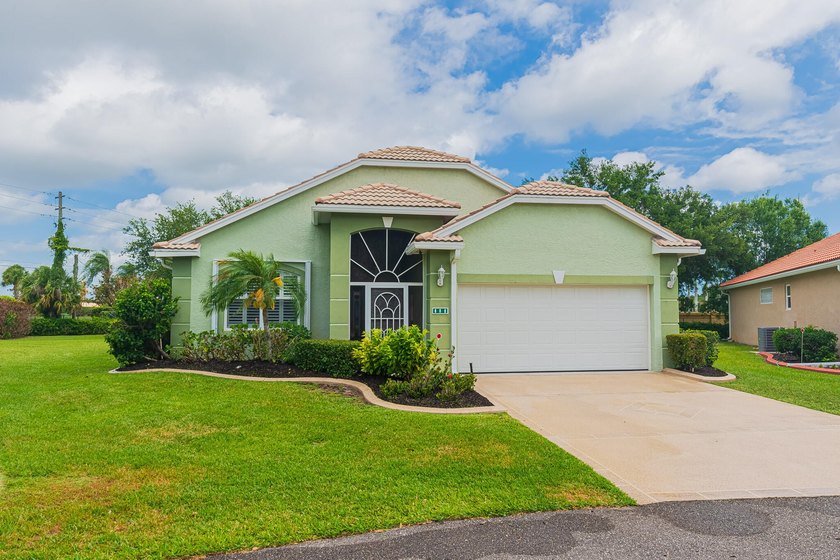Gorgeous updated 2/2/2 with flex room with high-end finishes - photo 18