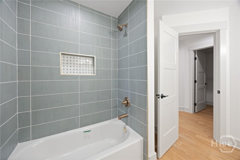 Beautiful new construction offering 3 bedrooms and 2 bathrooms - photo 22
