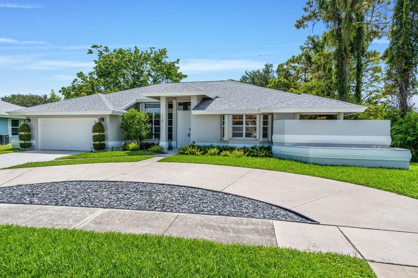 Welcome to this spacious single-story pool home in the - photo 6