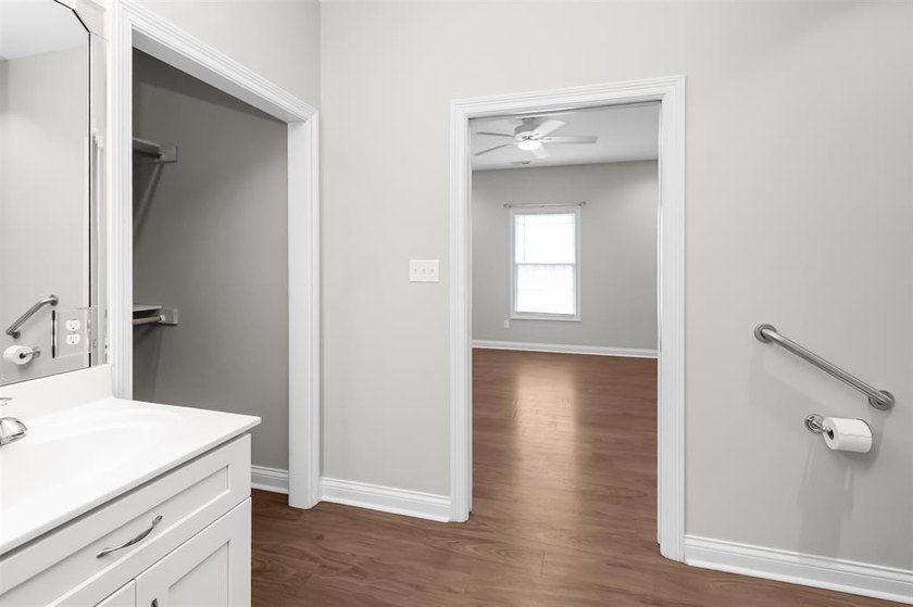 Welcome to Woodland Ridge! Built in 2022, this thoughtfully - photo 19