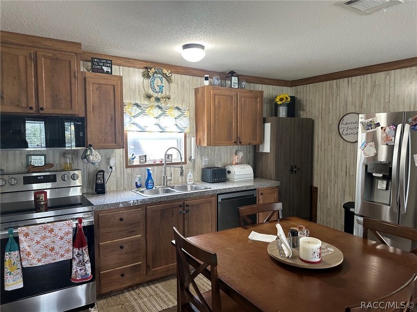 Check out this WELL-MAINTAINED and MOVE-IN READY 2021 3/2 only a - photo 22