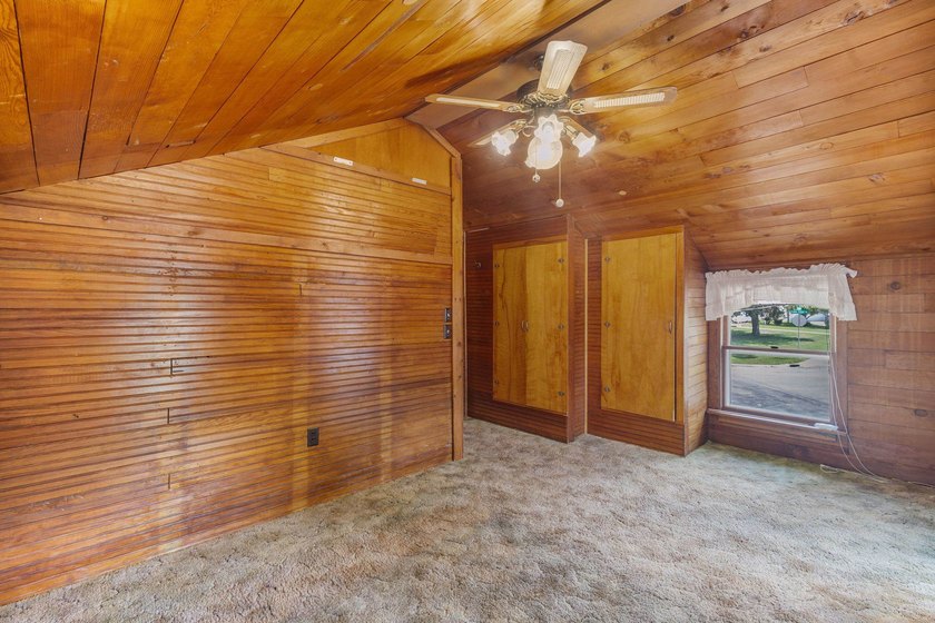 Bring your vision to this charming lakefront home on beautiful - photo 23