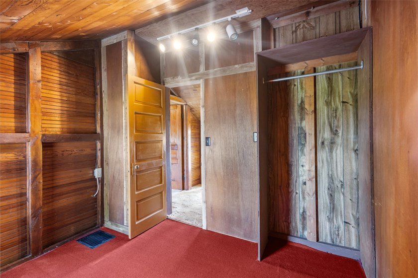 Bring your vision to this charming lakefront home on beautiful - photo 27
