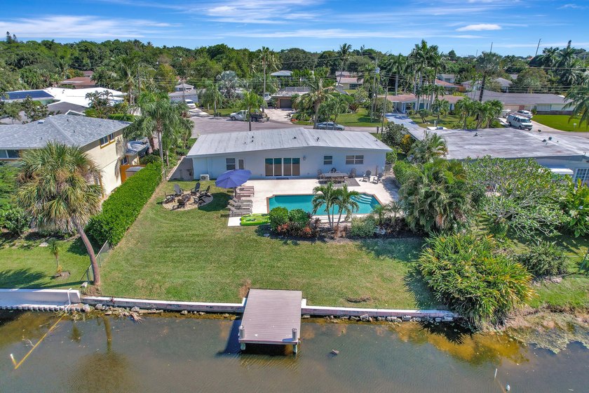 Enjoy the ultimate waterfront lifestyle in this exceptional - photo 31