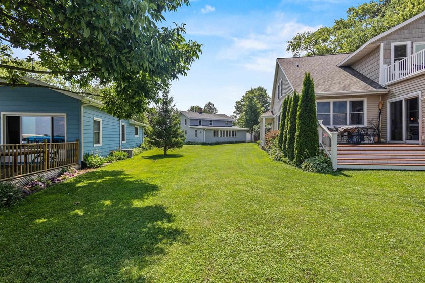 Bring your vision to this charming lakefront home on beautiful - photo 35