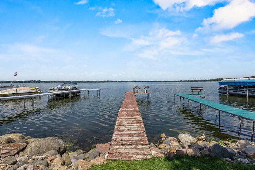 Bring your vision to this charming lakefront home on beautiful - photo 36