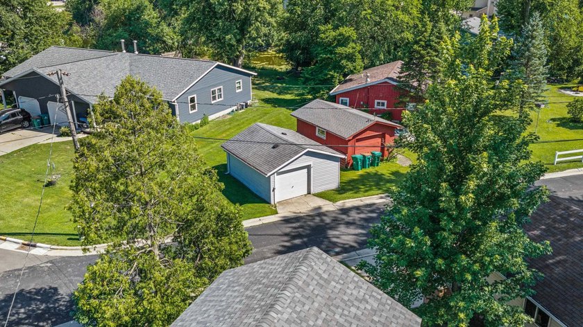 Bring your vision to this charming lakefront home on beautiful - photo 40