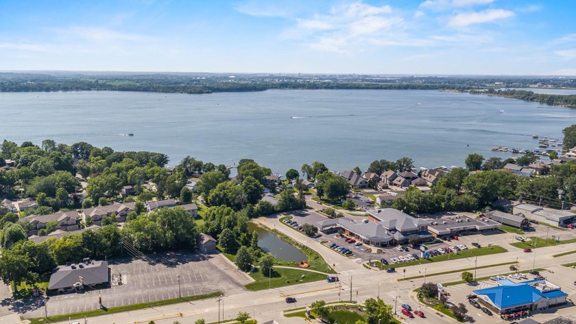 Bring your vision to this charming lakefront home on beautiful - photo 44