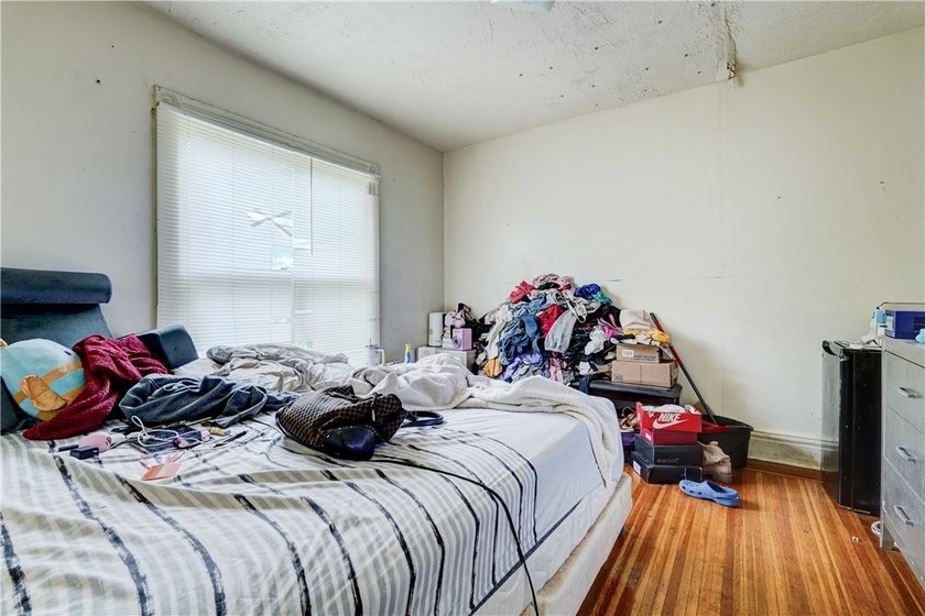 Great investment opportunity for shrewd investors or possible - photo 15
