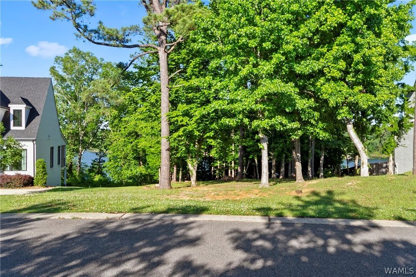 Positioned to capture stunning views of Lake Tuscaloosa, this - photo 19
