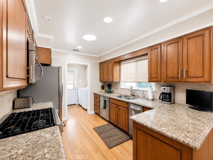Welcome to 3904 California Ave, a beautifully maintained - photo 10