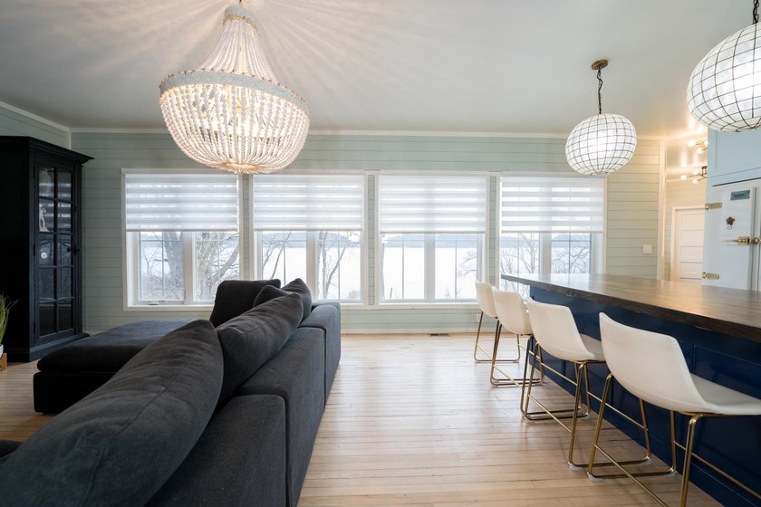 Stunning lake view luxury estate with dual living potential! - photo 8