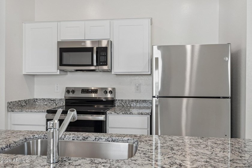 Beautiful NEW Home in PRIME San Tan Valley location, close - photo 8