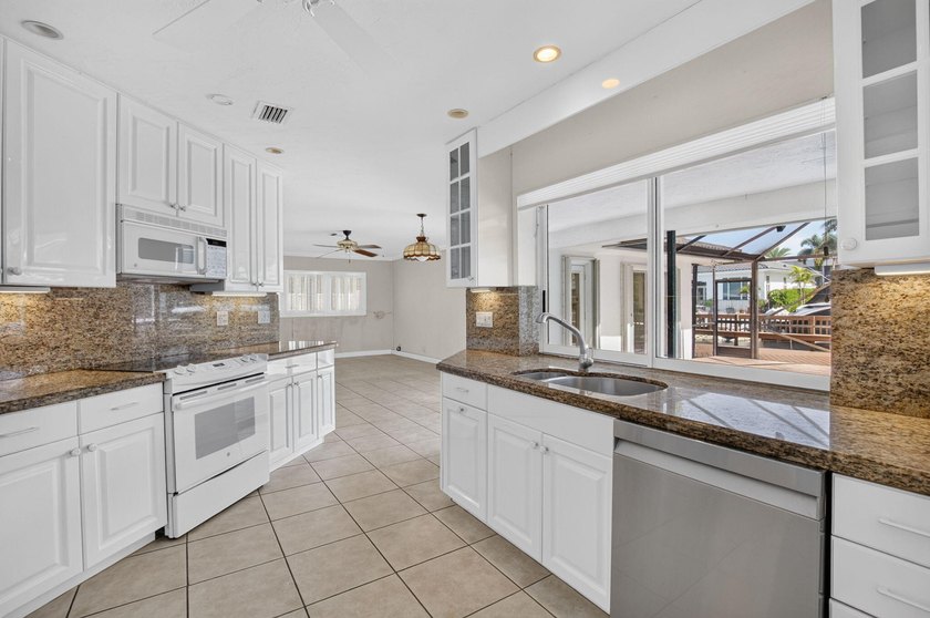 Exceptional waterfront opportunity in the highly desirable Bel - photo 7