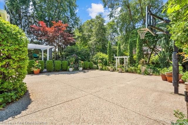 Welcome to 1023 Buckingham, a 1958-built 4-bedroom, 2.1-bath - photo 31