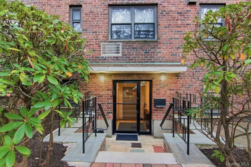 Welcome to this spacious, move-in-ready two-bedroom co-op - photo 2