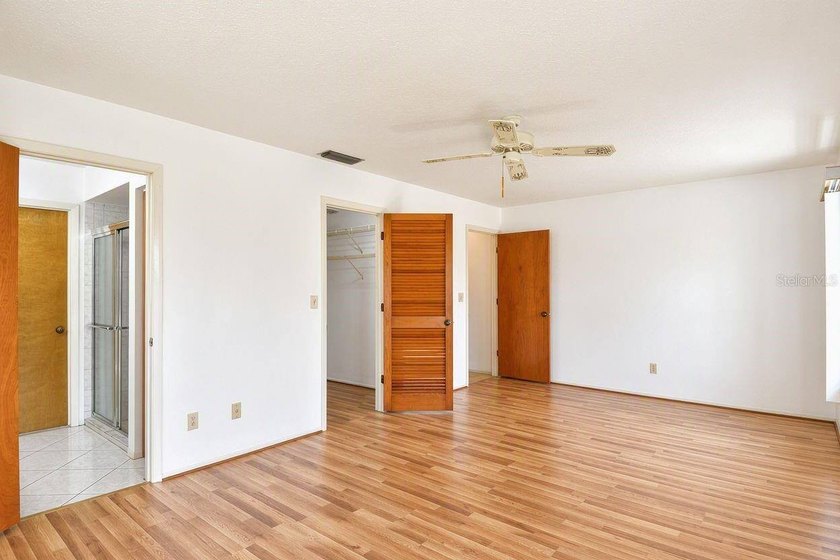 Virtually Staged. Desirable South Venice Home! This thoughtful 3 - photo 22